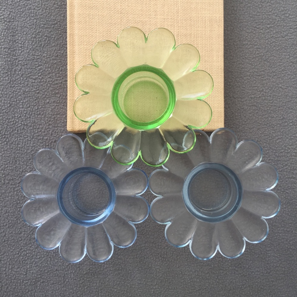Retro Glass Flower Candle Holder 🕯